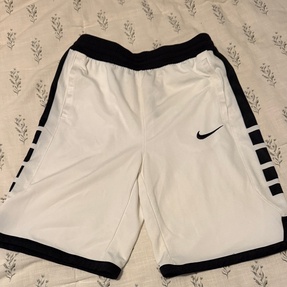 Nike Youth boys size XL White & Black Athletic Shorts